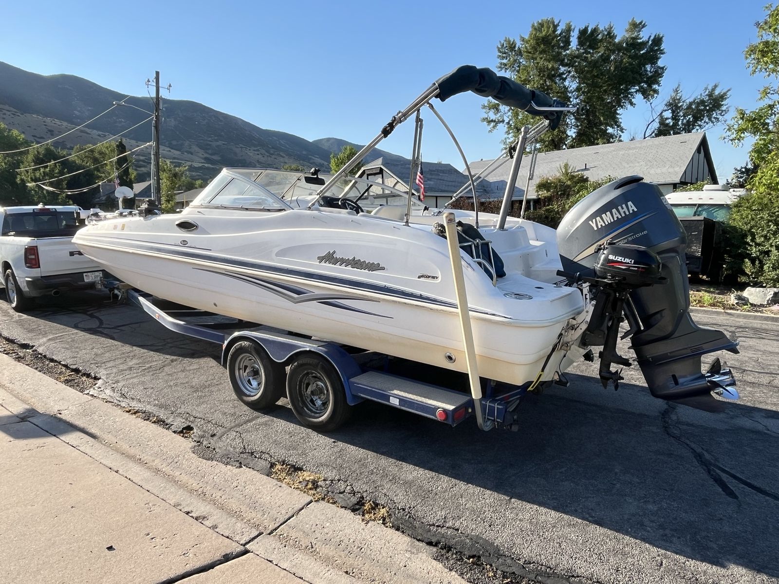 Hurricane Sundeck 237 & Yamaha 225 HP 4 Stoke