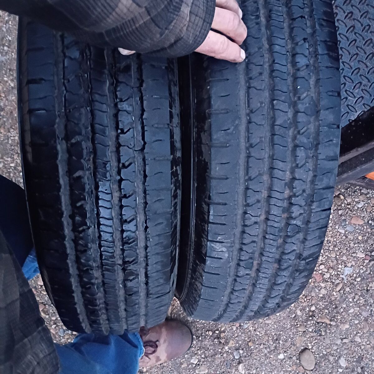 2 LT215/85R16 BFGoodrich Commercial T/A AT 92%