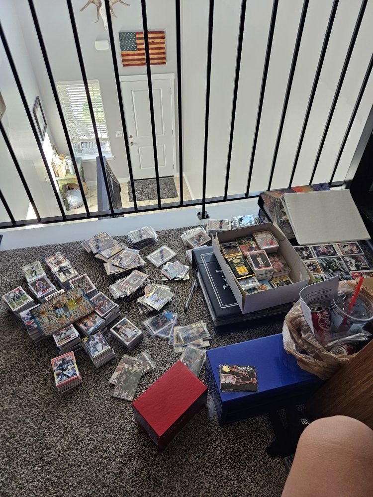 lots of sports cards