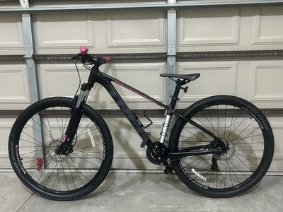 Trek Marlin 5 - Medium - Women's 29”