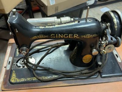 Vintage Singer Sewing Machine AC211478 - Antique Black & Gold Treadle Ready