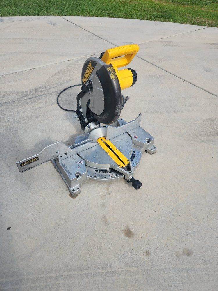 DeWalt DW705 12" Compound Miter Saw, 120V AC/DC, 13.0A, 4000 RPM