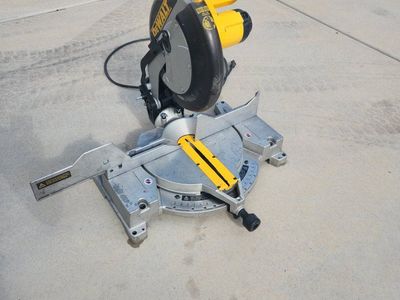 DeWalt DW705 12" Compound Miter Saw, 120V AC/DC, 13.0A, 4000 RPM