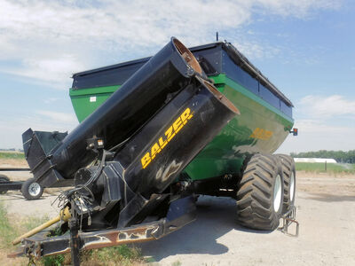 Balzer 1250 Tandem Axle Grian Cart