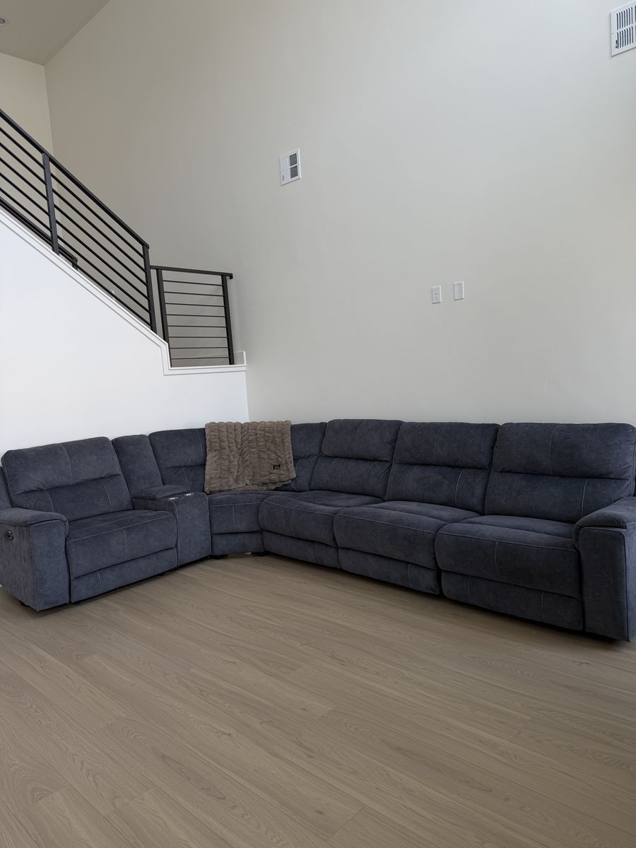 Main image 6