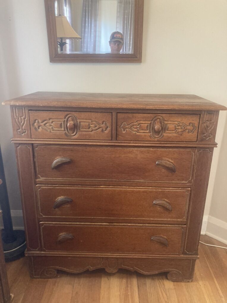 4-Piece Antique Furniture Set in Tiger Oak