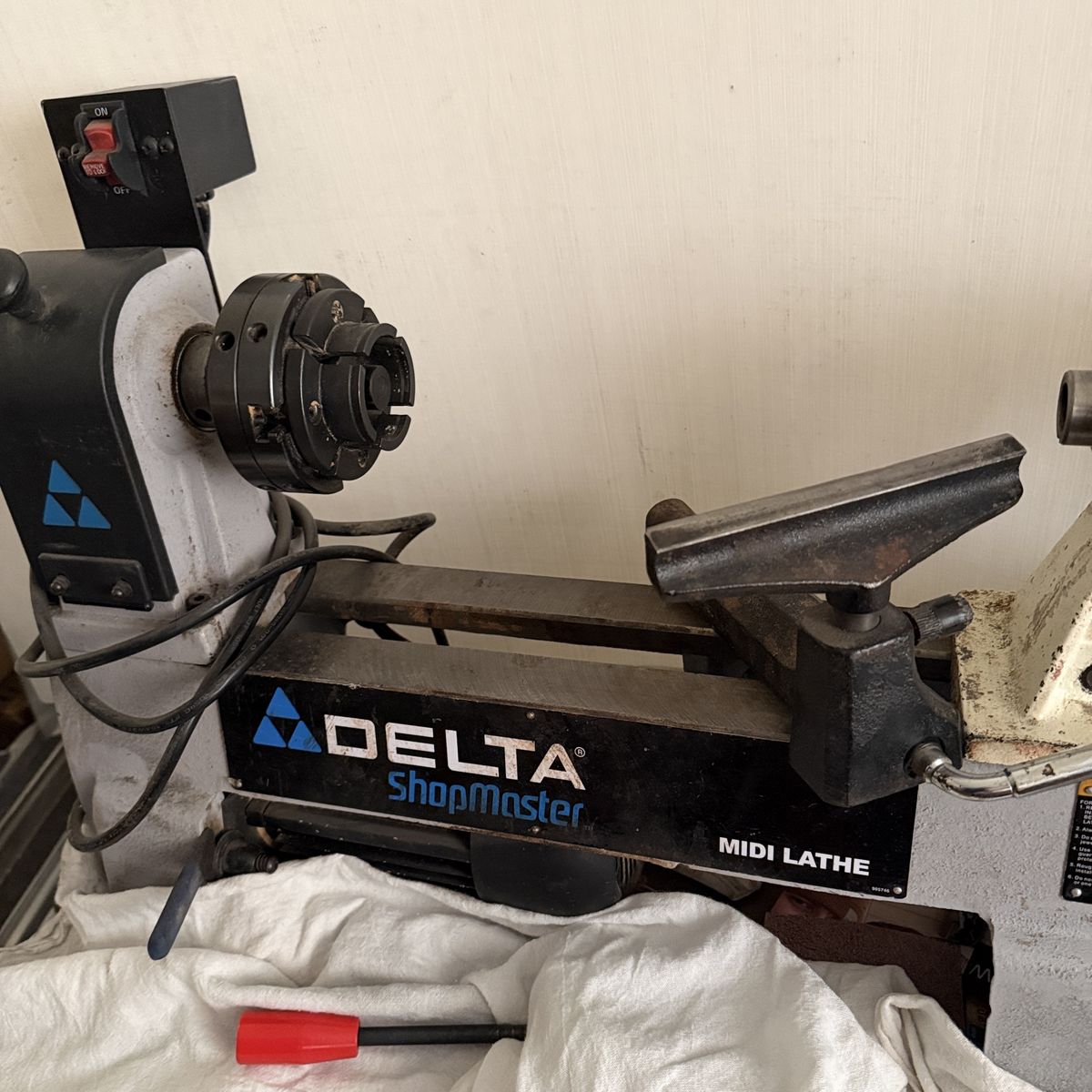 Delta ShopMaster Midi Lathe Woodworking Lathe with Chuck
