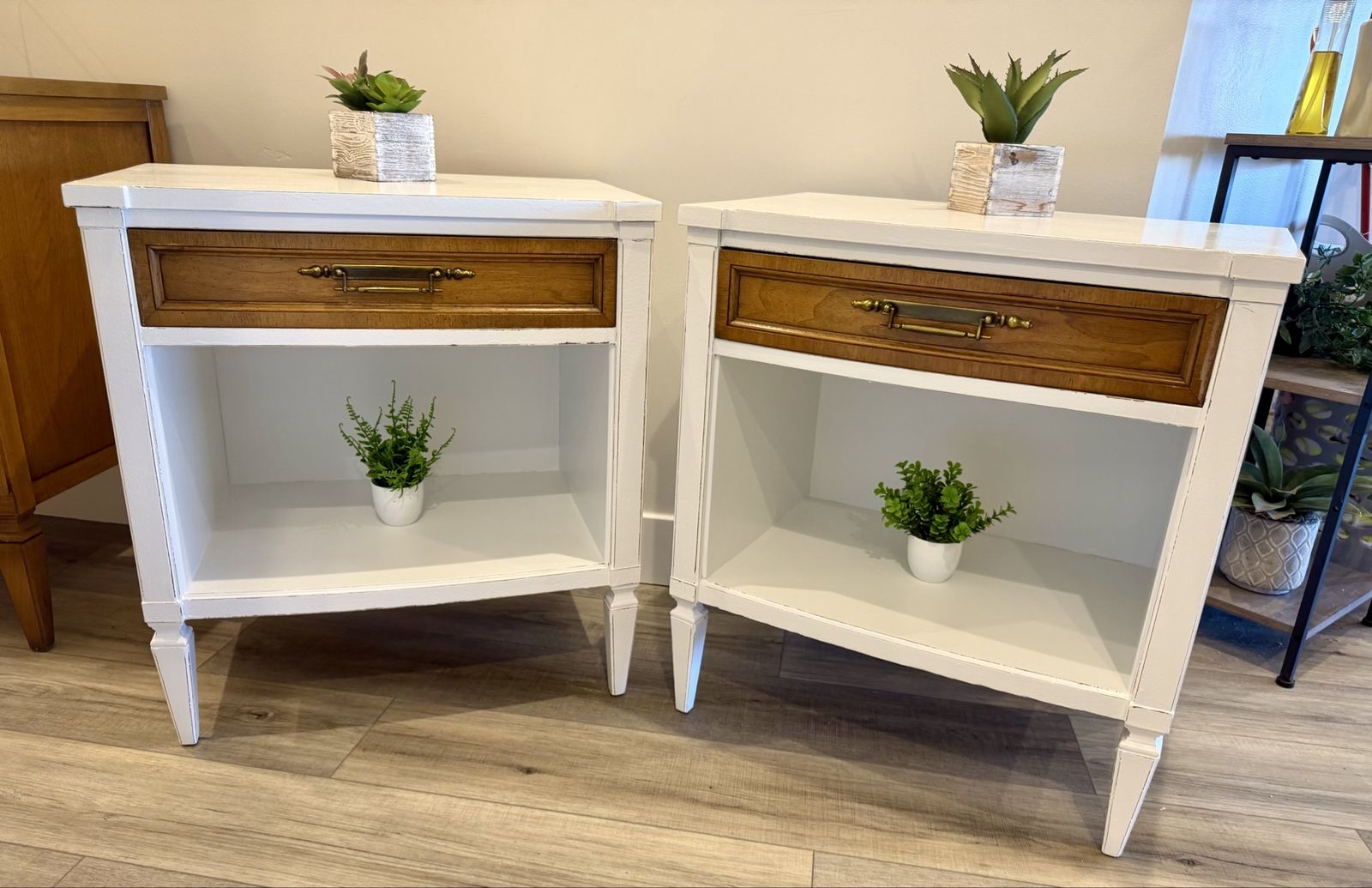 Gorgeous, mid-century modern nightstands 