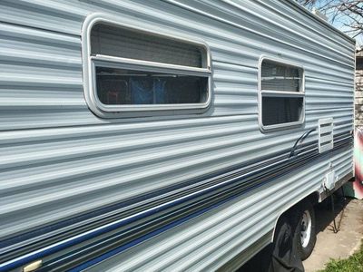 2004 Skylark trailer