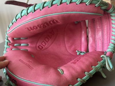 2026 Wilson a1000 catchers mitt 33”