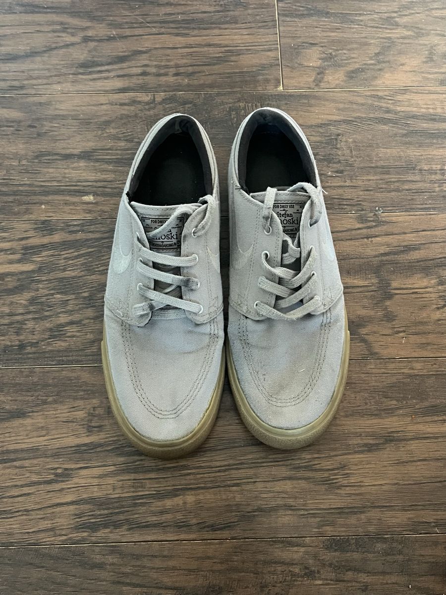 Mens daily wear sneakers