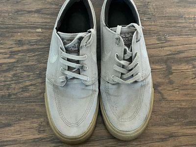 Mens daily wear sneakers