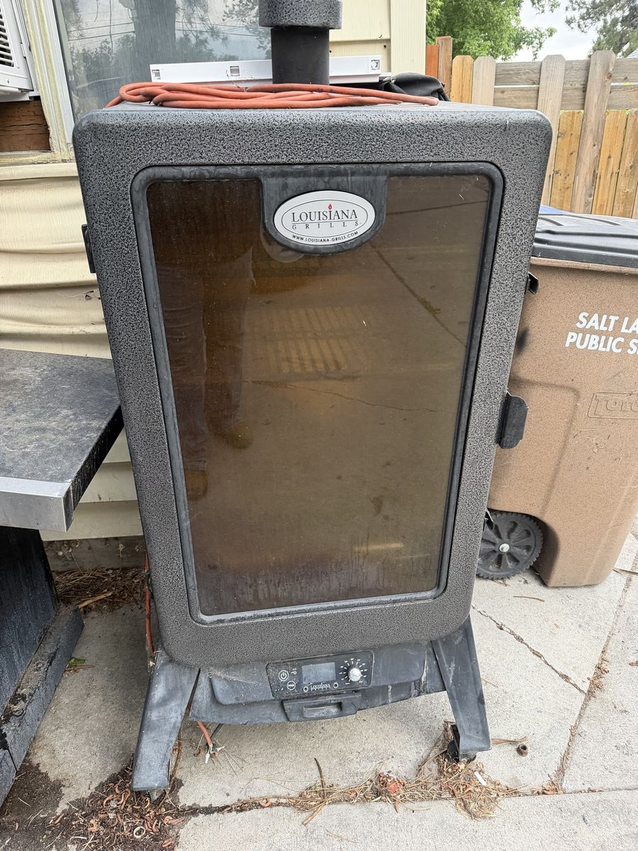 Louisiana Grills Vertical Electric Smoker - Used