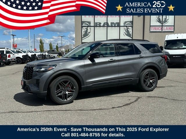2025 Ford Explorer ST-Line