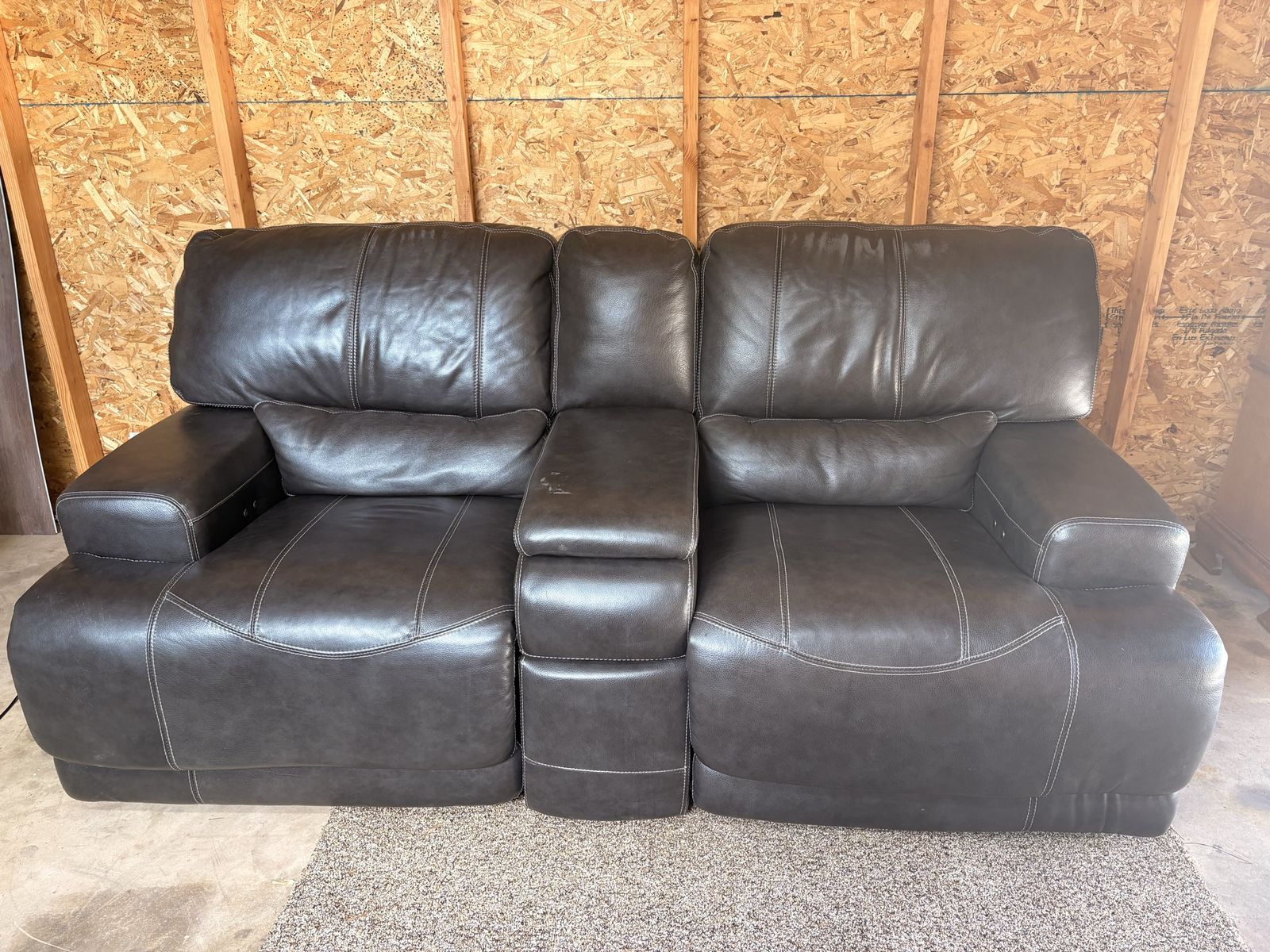 Power Reclining Leather Loveseat – Center Console