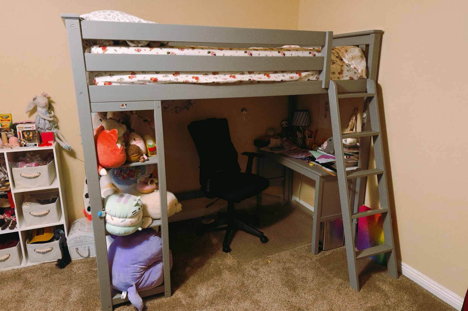 Grey Wood Twin Loft Bed w Desk/Shelves