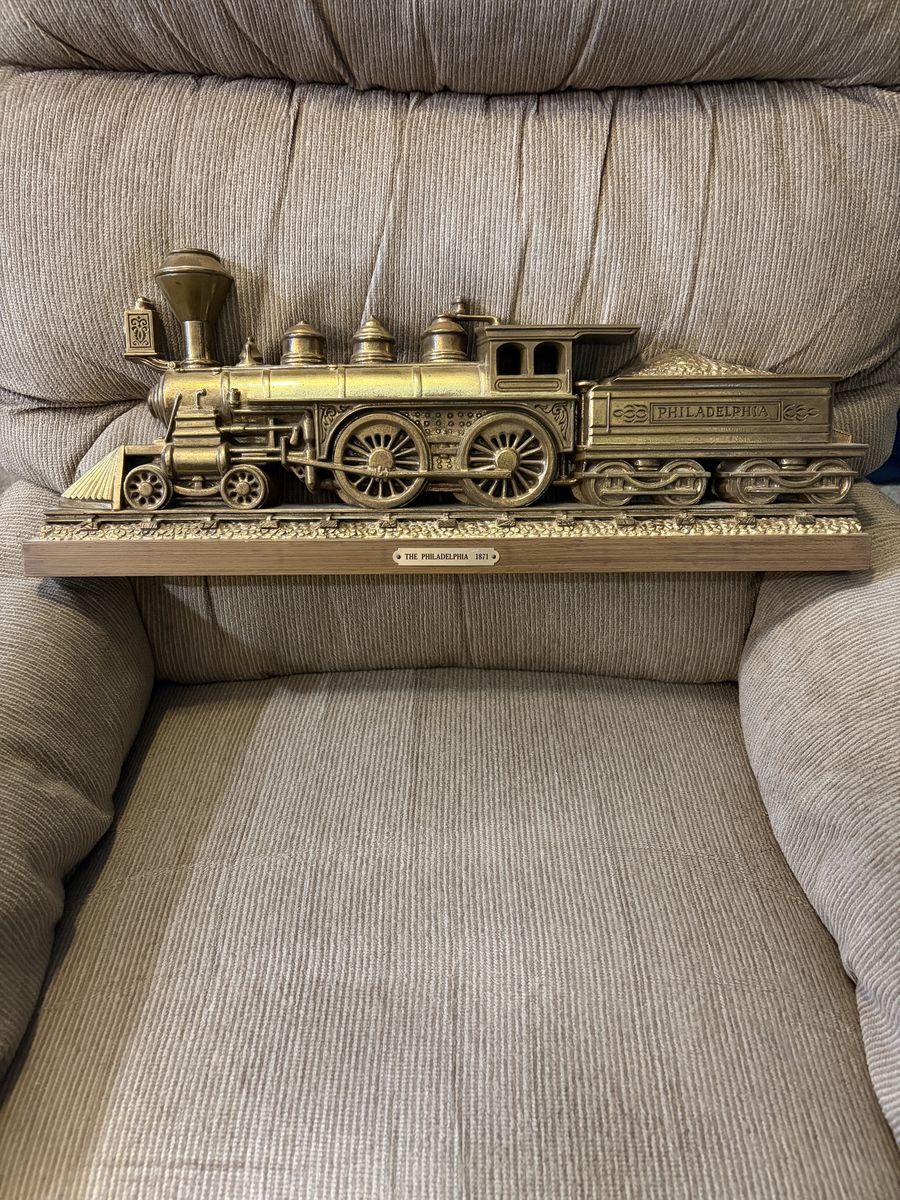 Train Railroad The Philadelphia 1871 Locomotive Train Figurine Decor