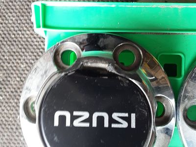 Isuzu hub caps