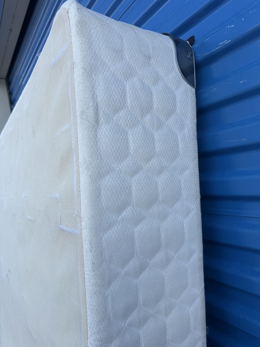 Queen Sealy Posturepedic Box Spring