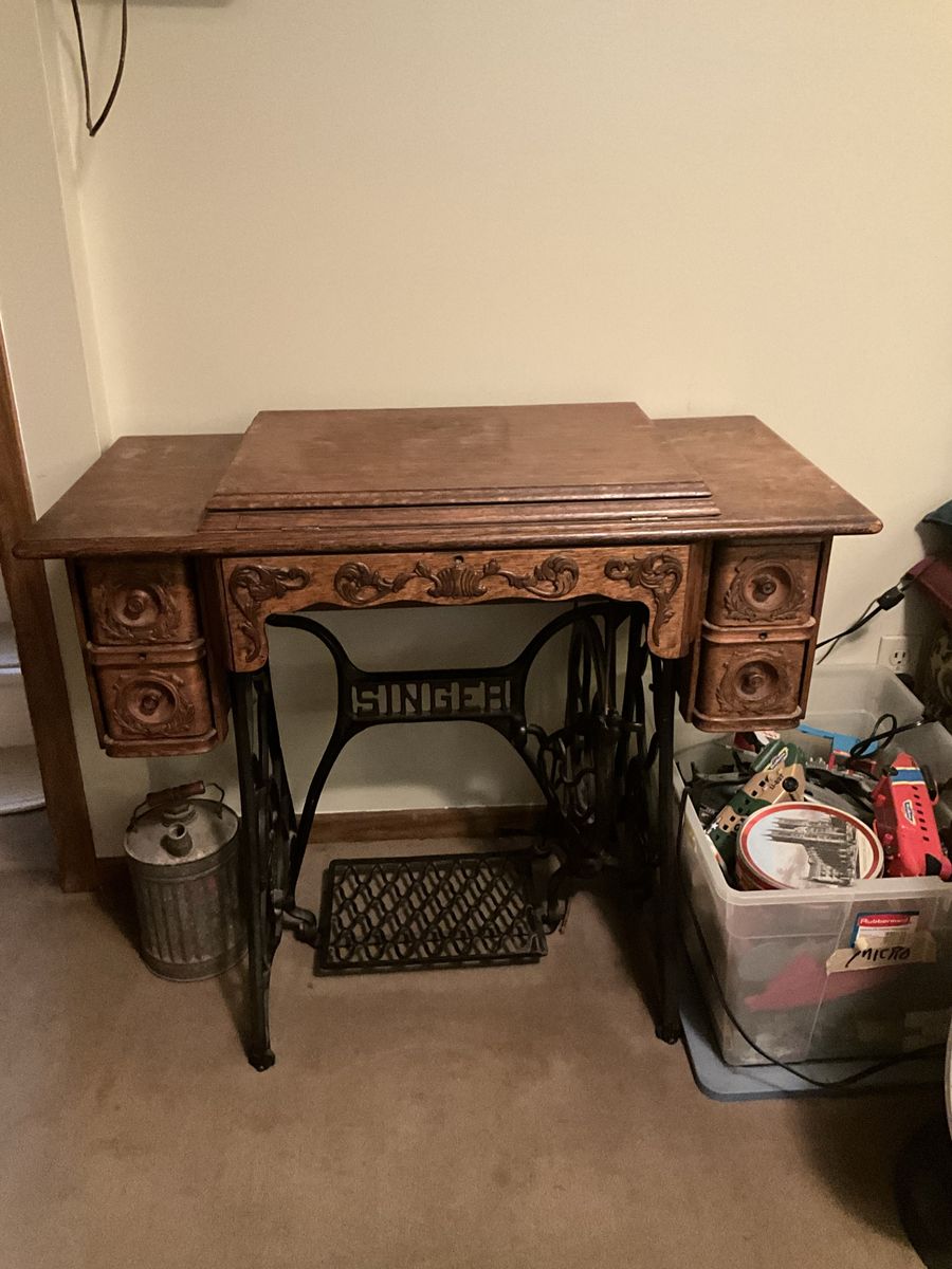 Treadle sewing machine