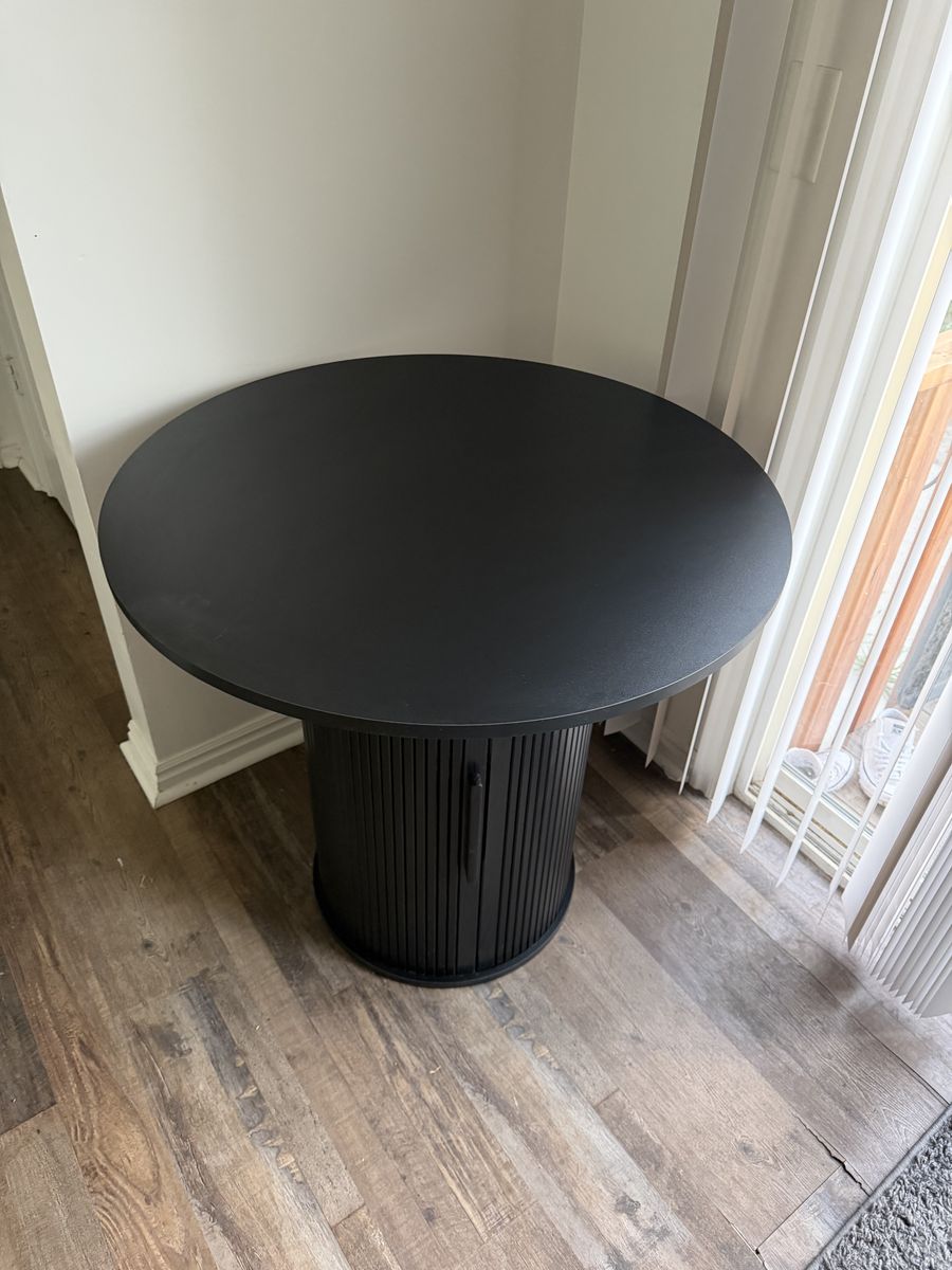 Brand new Kitchen Table