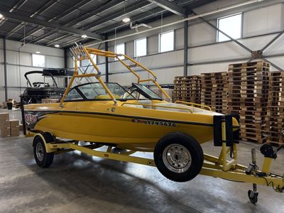 2000 Calabria 20' Ski / Wakeboard Boat - MerCruiser V8, 500 Hrs, Ballast System & Trailer