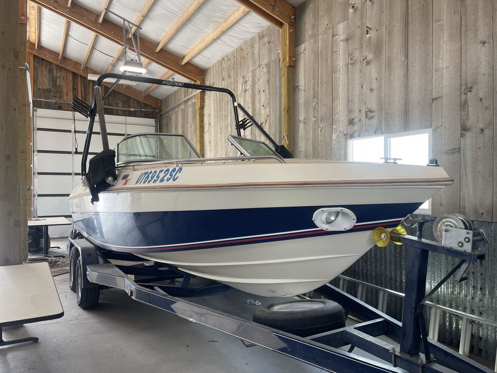 1988 Cobalt Condurre 222 22' Open Bow Power Boat - 200 HP Engine, 533 Hours