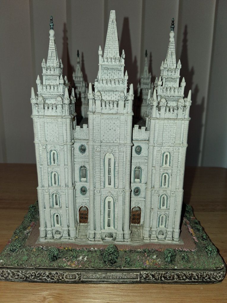 Main image 3