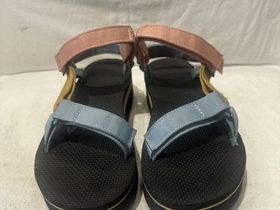 Teva women’s size 9 blue/pink/gold sandals