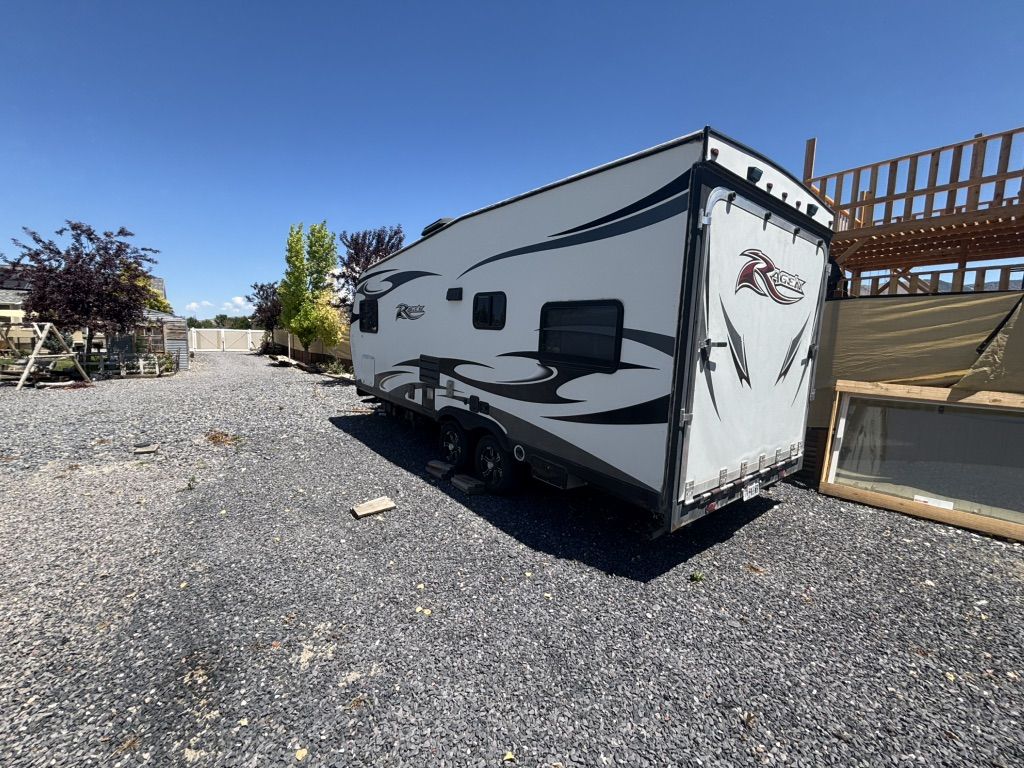 Main image 6