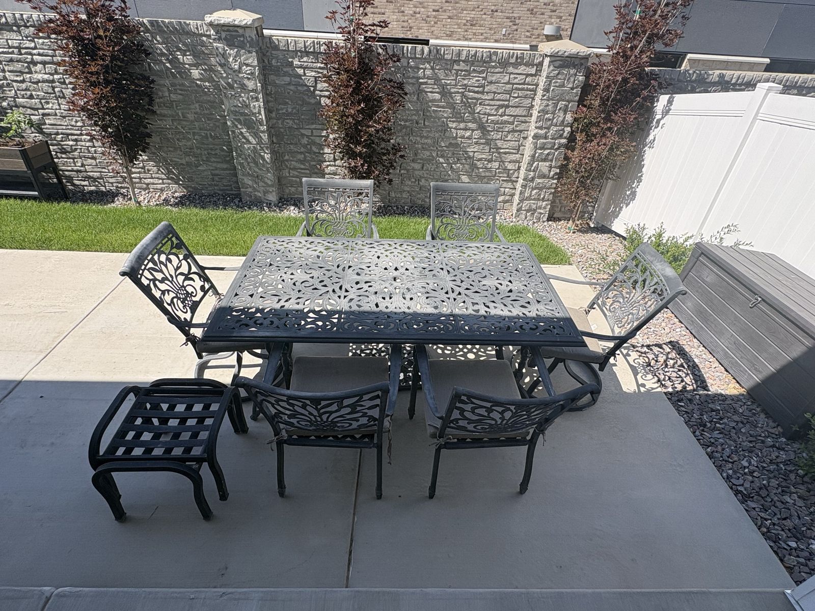 Cast Aluminum Outdoor Patio Dining Set - 6 Chairs & 1 Table, Black Finish