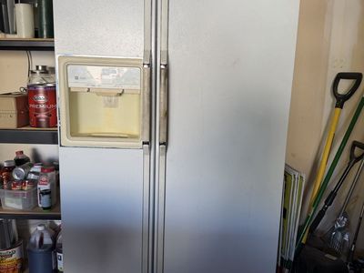 GE Profile White Side-by-Side Refrigerator with Ice & Water Dispenser works great