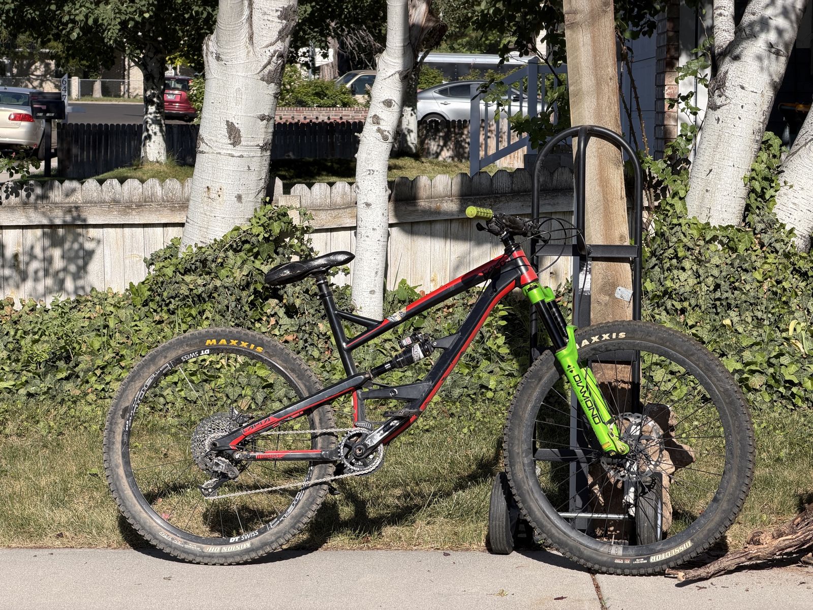 Mullet YT Capra Core 2 Large Full Suspension Mountain Bike - Maxxis Tires, DVO Diamond Suspension, Flowtron dropper