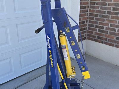 Goodyear Racing 2-Ton Hydraulic Engine Hoist / Shop Crane - Foldable Blue