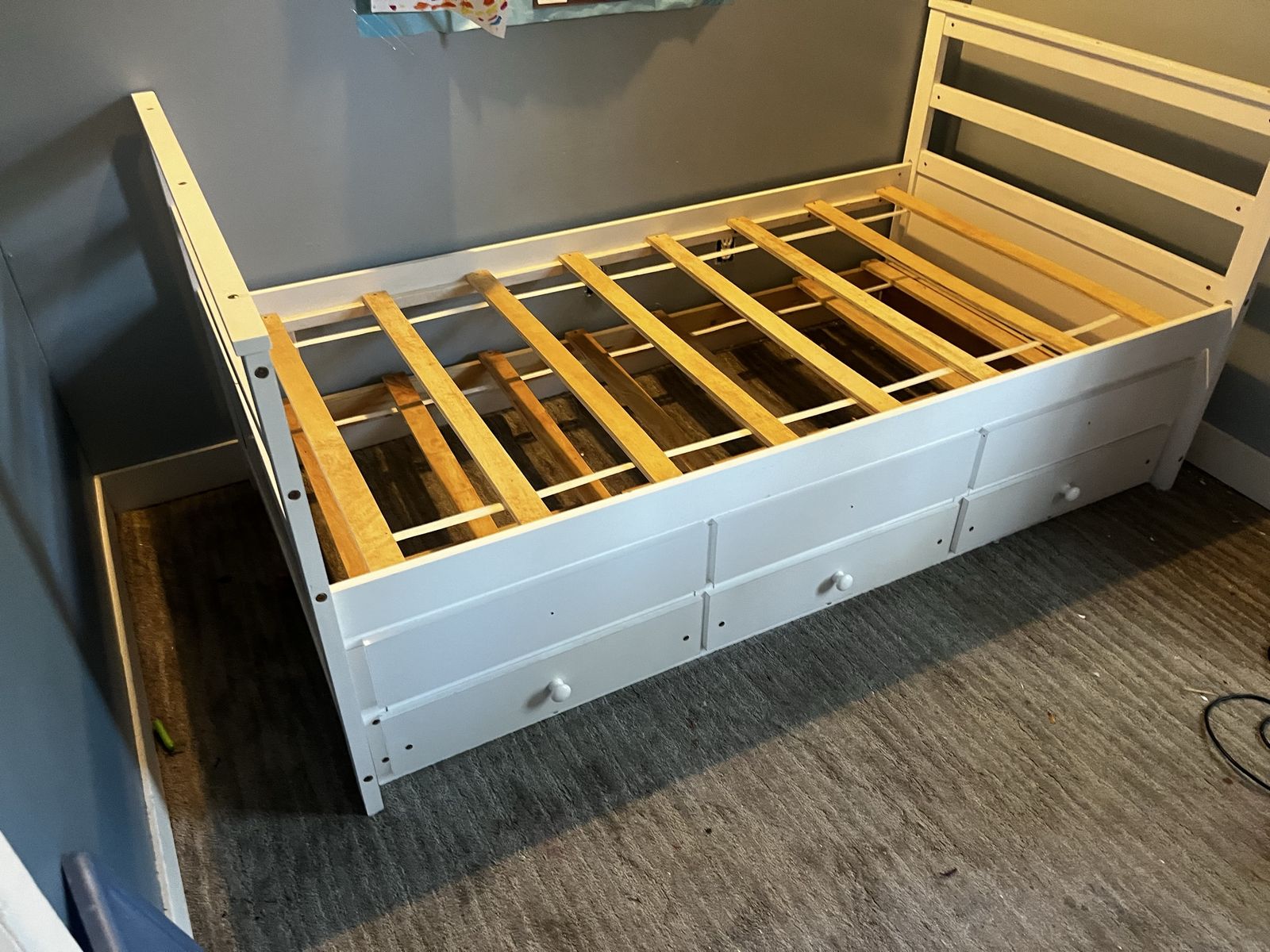 White Twin Daybed with Built-in Storage Drawers and Slatse