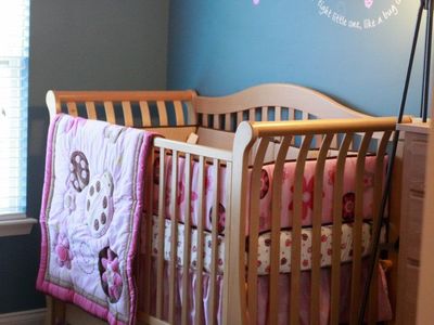 Beautiful Pali Crib, Changing Table and Mirror