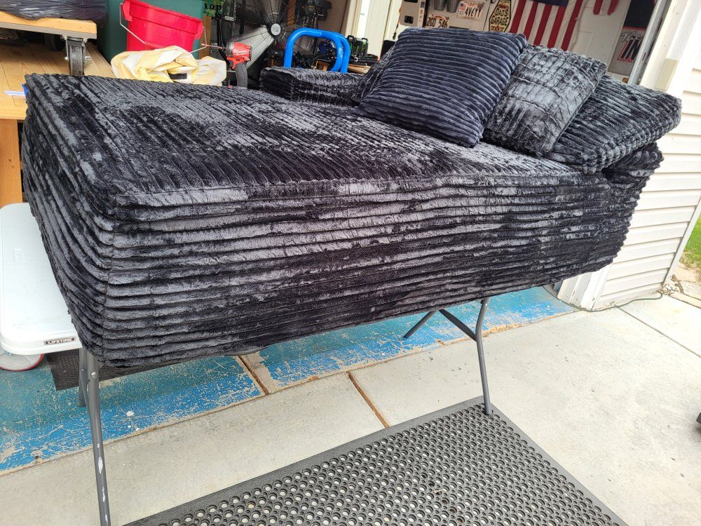 Boneless Oversized Plush Fabric Chase Lounge w/Pillows** Black