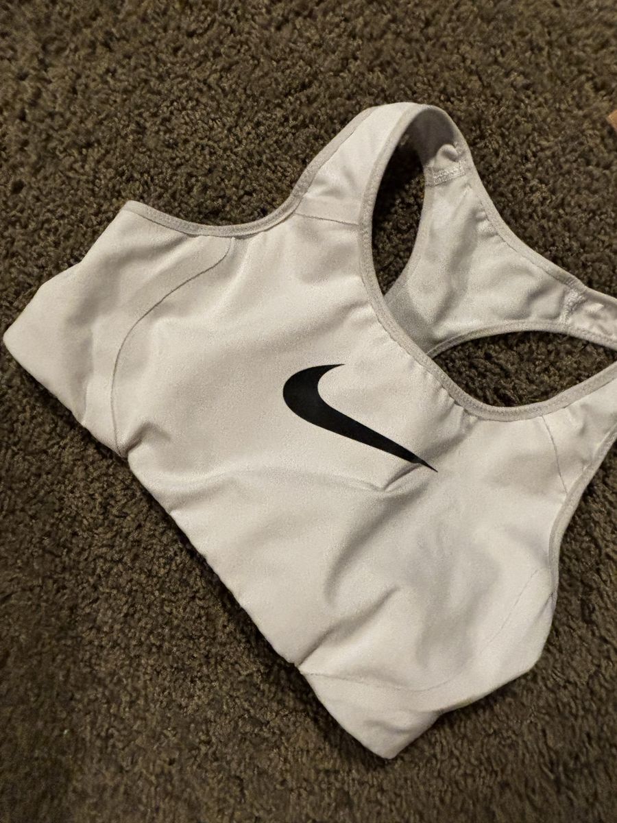 Nike Gray Sports Bra Women's (medium but tight fit) - Lightly Used, Great Condition