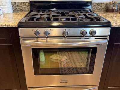 Fridgeaire Gas Stove