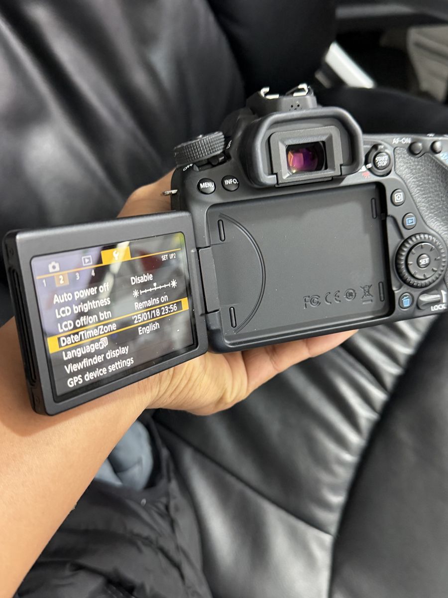 Canon 80D 1k shutter counts , 16-35 2.8 ii L and 50mm 1.4
