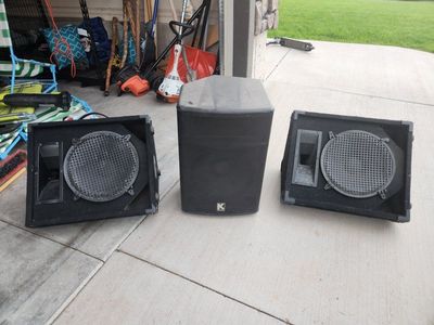 Kustom PA Speakers and Cabinet Set