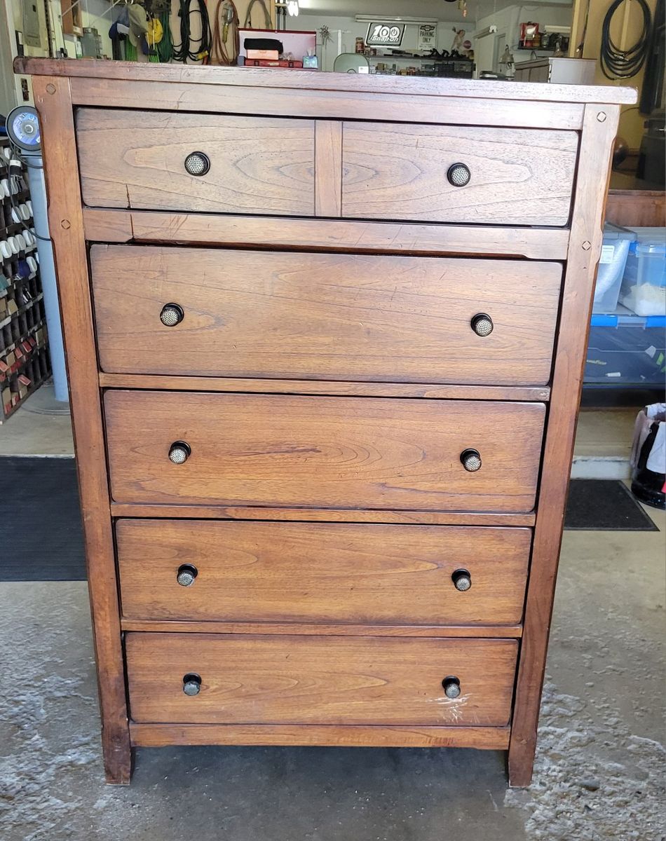 Sunny Designs Wood Chest of 5 Drawers