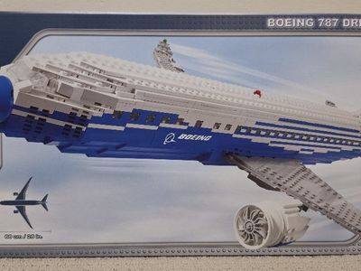 LEGO 10177 Boeing 787 Dreamliner - Never Opened Sealed Box