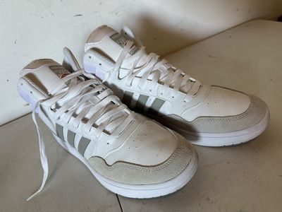 Adidas Men’s Hoops 3.0 Mid, White/Grey SIZE 11 Sneakers Shoes Casual (NO BOX)
