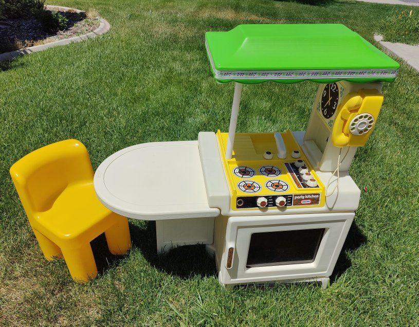 1982 Little Tikes Party Kitchen  Vintage