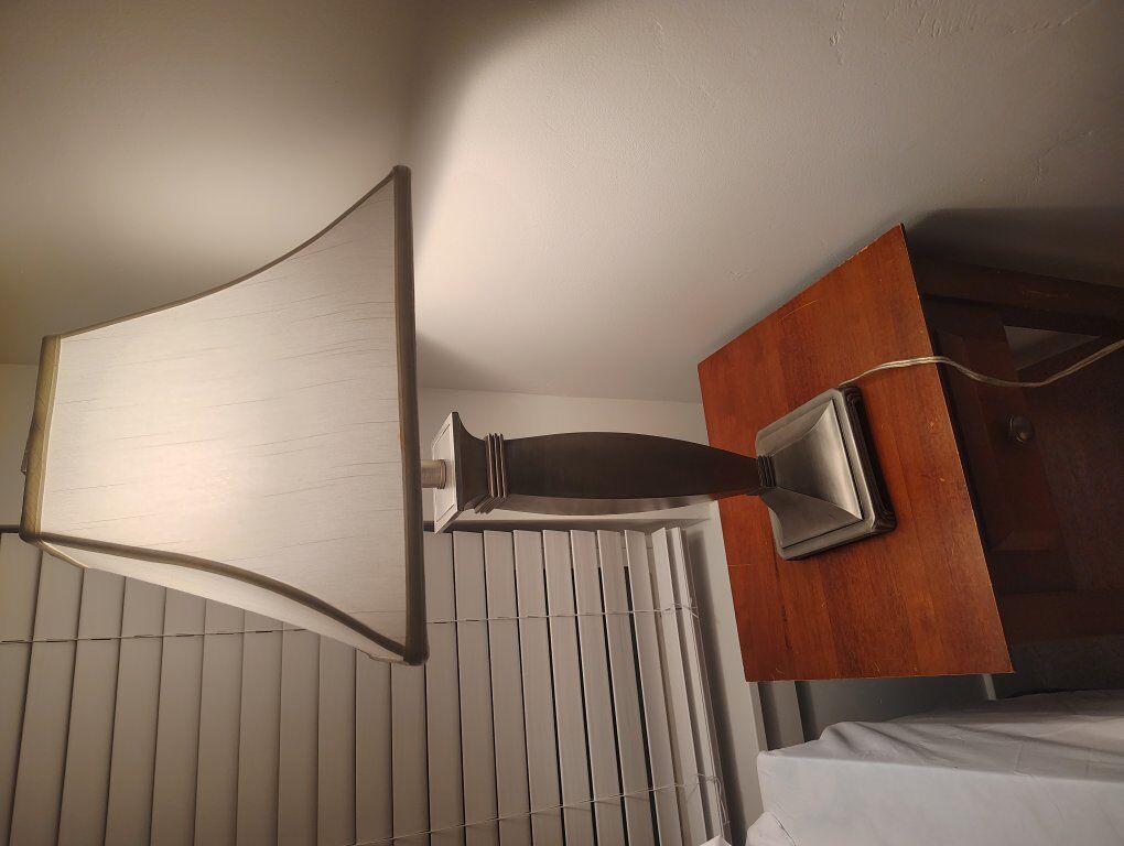 BEAUTIFUL LAMP WITH METAL FRAME