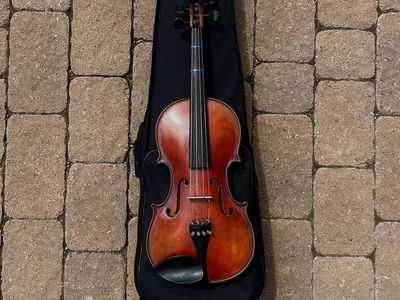 4/4 Hans Kroger-Bavarian Model No. 780 F Violin with Case, Bow, Shoulder Rest & Rosin
