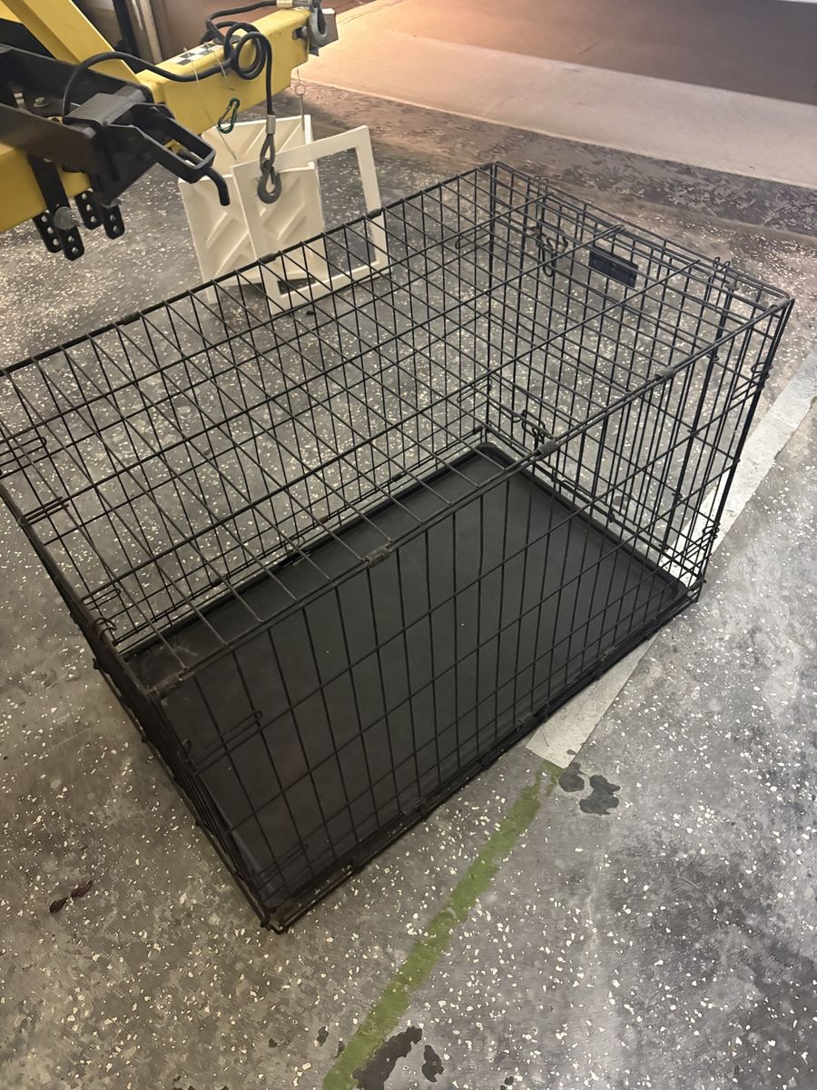 Collapsible Metal Wire Dog Crate with Removable Plastic Tray