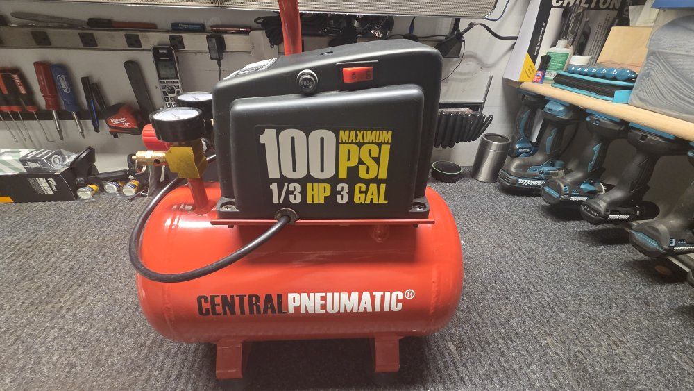 3 Gal 100 PSI Central Pneumatic Air Compressor