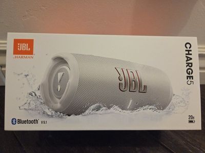 JBL Charge 5 Bluetooth Speaker - like new